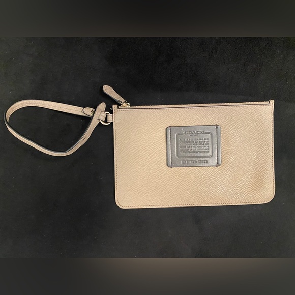 COACH Flat Leather Wristlet - Picture 1 of 4